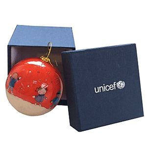 Piros karácsonyfadísz üvegből